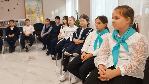 Литературно-познавательная программа «Под небом голубым Тавриды»