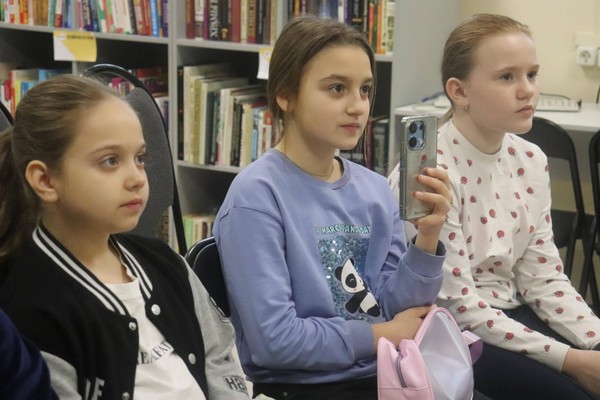 Час истории «Петровские страницы: 70 лет у пьедестала»