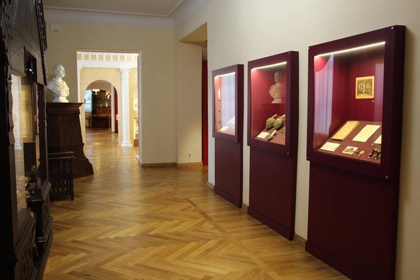 Выставка «Таганрог: время, место, события, люди»