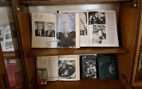 Выставка «Покорители неба: знаменитые юбиляры»