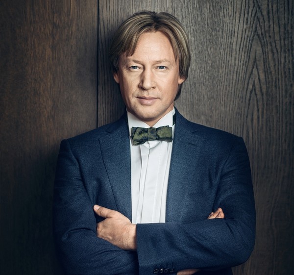 Дмитрий Харатьян