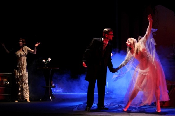 Спектакль «Неугомонный дух»