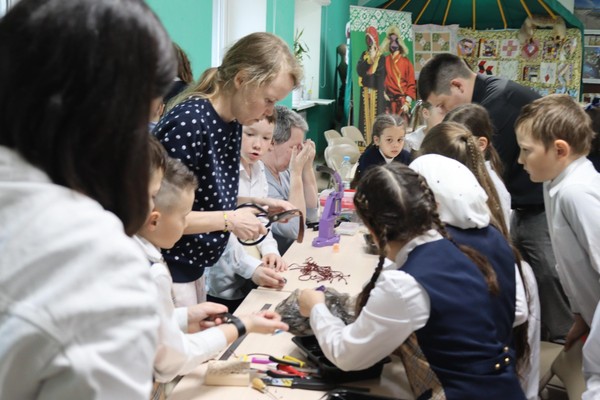 Мастер-класс <Создаем шедевры дружбы>