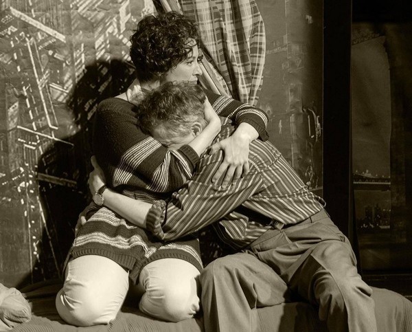 Спектакль «Двое на качелях»