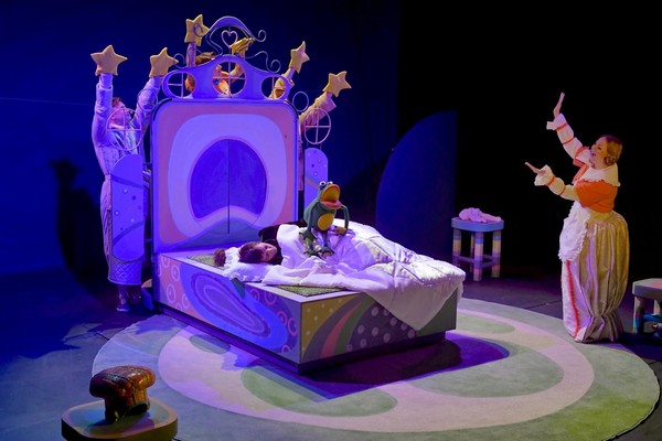 Спектакль «Сказки для ежика»