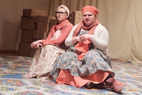 Спектакль «Тень, кит и удивительный переезд»