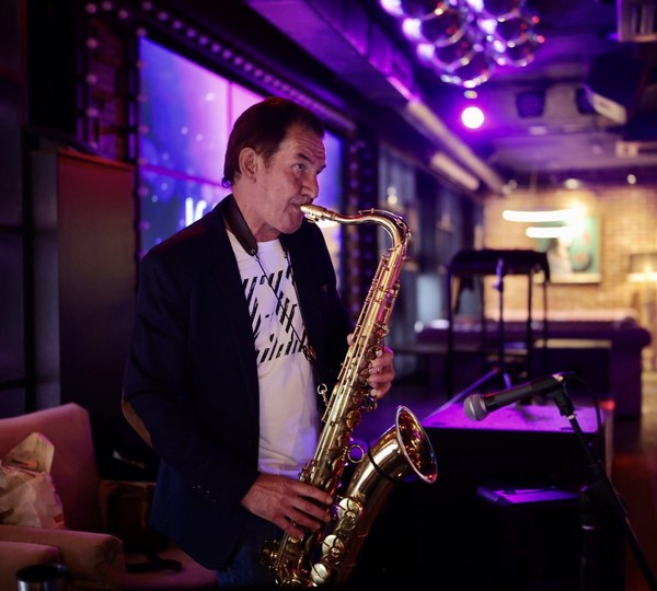 Волшебный саксофон Игоря Чушова