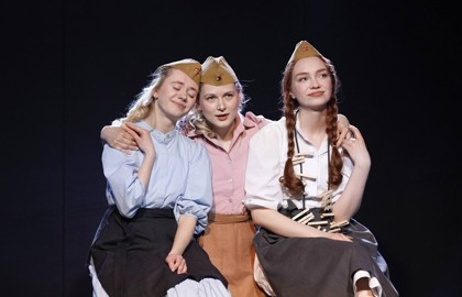 Они все-таки были девчонками