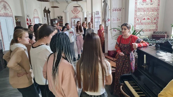 Экскурсия «Как жили в старину»