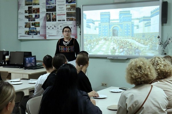 Арт-практикум «кАРТы в руки»