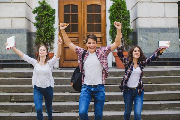 Познавательная программа «Студент, лови момент!»