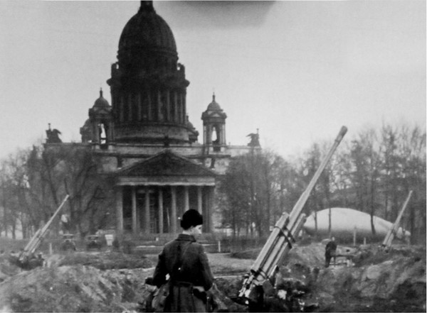 Урок памяти «Запомни – этот город Ленинград, запомни,эти люди – Ленинградцы»