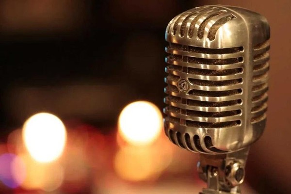 Игра «Из песни слов не выкинешь...»