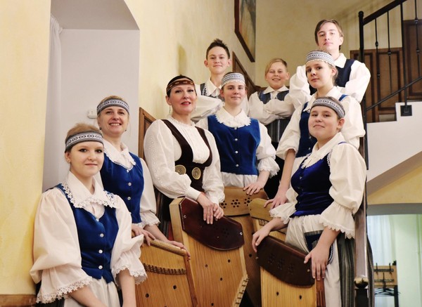 Экскурсия с молодежной студией ансамбля «Кантеле»