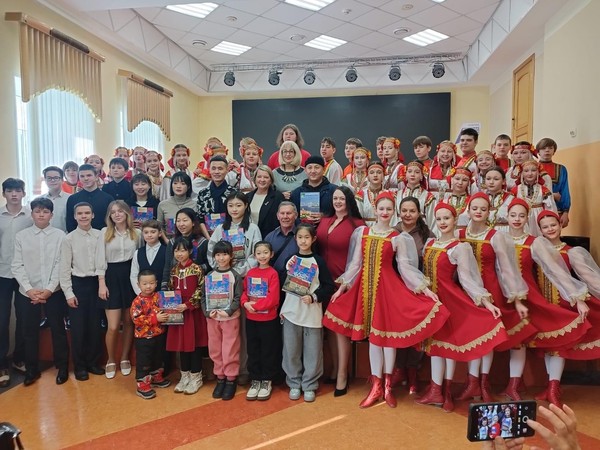 Концерт-встреча «Новогодний подарок»