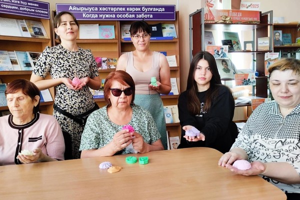 Встреча участников инклюзивного арт-клуба «Я вижу мир сердцем»