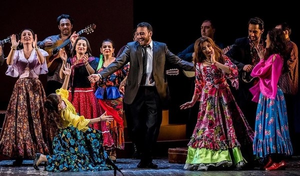 Спектакль «Поющие струны души»