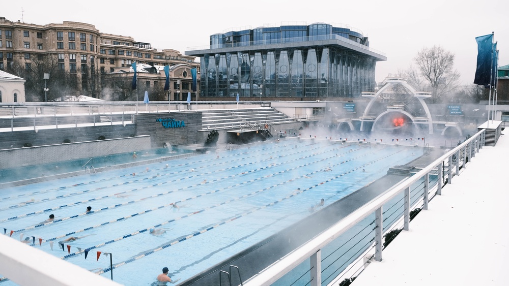 Бассейн под открытым небом «Чайка» дарит скидку 100% на разовое посещение студентам и Татьянам с 23-25 января 2026 года