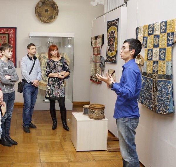 Кураторская экскурсия по выставкам Дальневосточного художественного музея