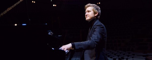 Концерт Академического симфонического оркестра и Дмитрия Маслеева