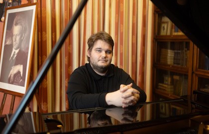 За роялем – Цыгановы