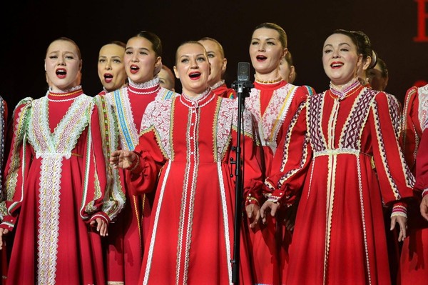 Концерт Амурского народного хора «И жизнь… И слёзы… И любовь…»