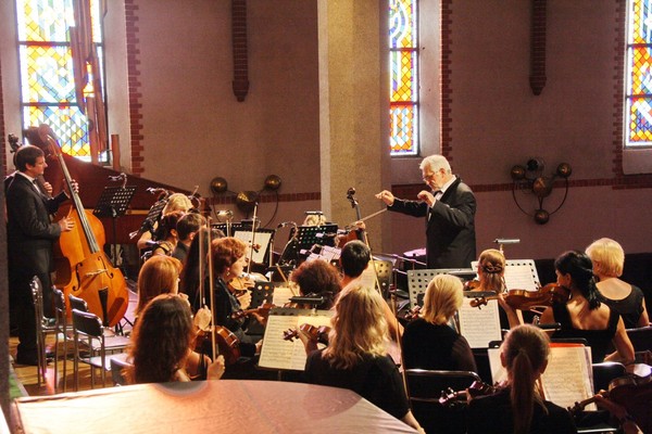 Камерный оркестр приглашает: Моцарт гала