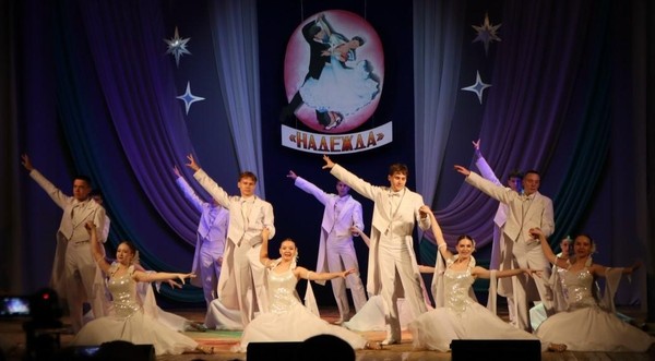 «Кружим в снежном вальсе»