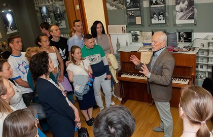 Закулисье музыкального мира