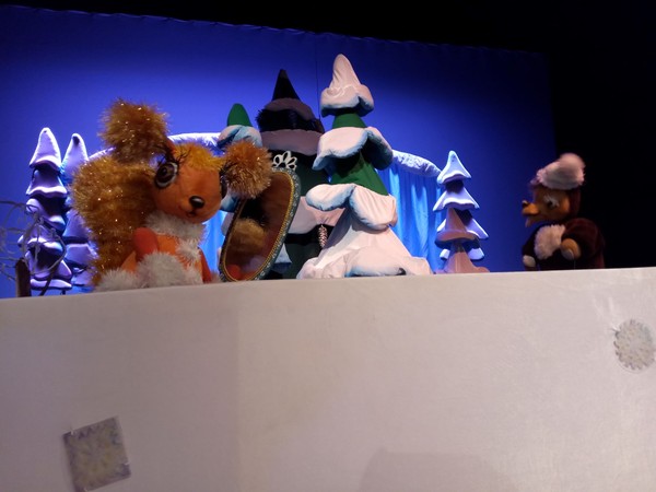 Спектакль «Три снежинки: голубая, золотая, серебристая»