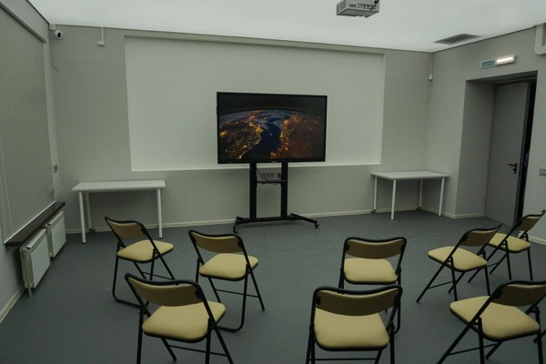 Интерактивная программа «Приключения Снежинки»