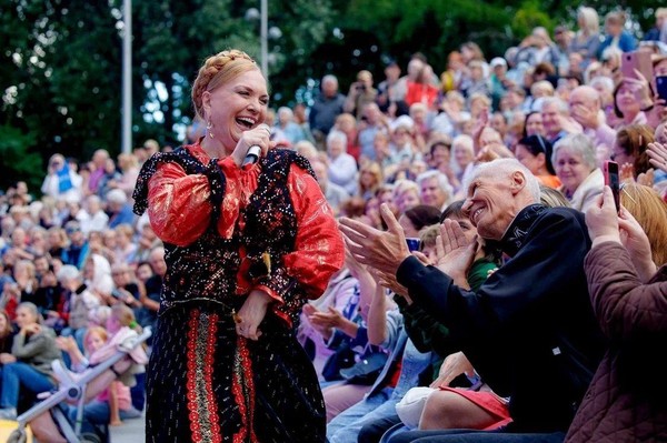 Концерт «Жить – не переживать»