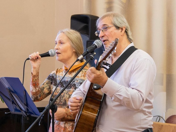 Музыкально-поэтическая программа «А снег идет...»