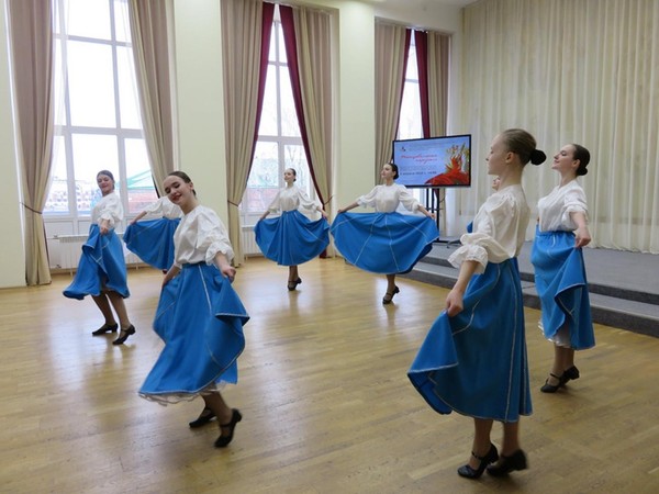 Литературно-музыкальная гостиная «Сотворивший танец»