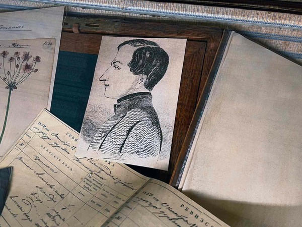 Экскурсия по мемориальной экспозиции «Детство и юность Гоголя»