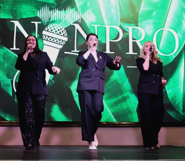 Концертная программа «Яркие краски»