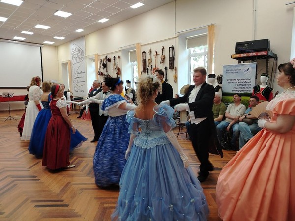 Городской бал «Записки гимназистки»