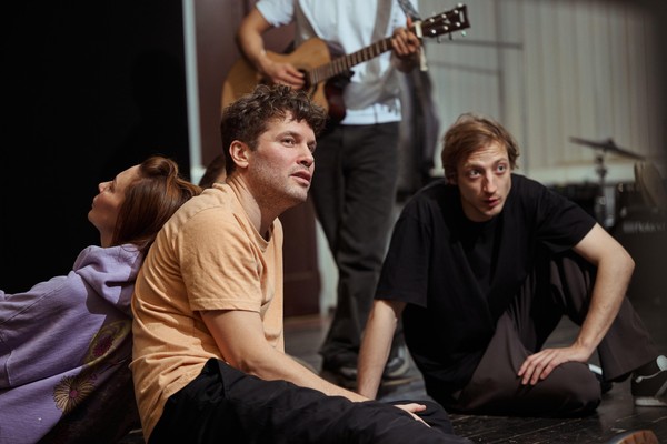 «Наше всё…» Вознесенский. Цветёт миндаль