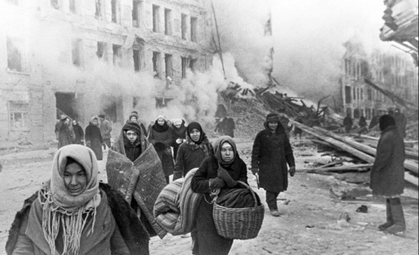 Спектакль «Ребята с Петроградской»