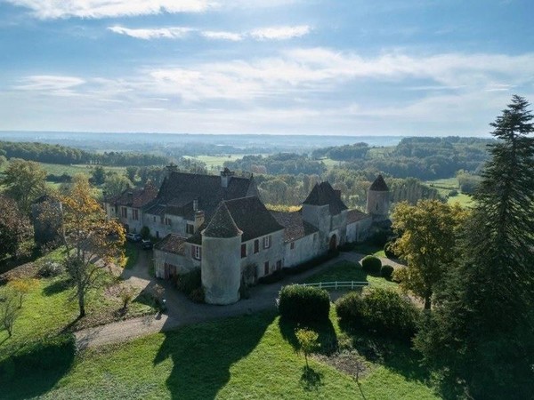 Лекция «Путешествия по миру. Замок Кастежан»