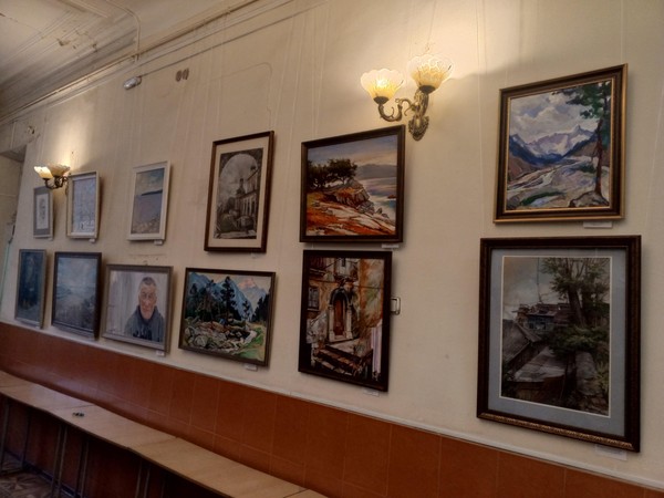 Выставка творческих преподавателей <<Мир в красках>>