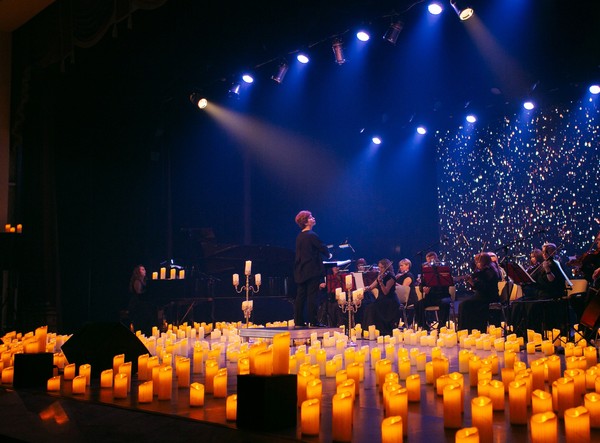 Мировые рок-хиты в сиянии тысячи свечей