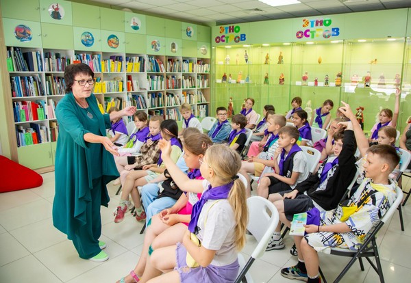 Литературный час «Гениальный сказочник»