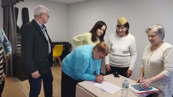 Своих не бросаем