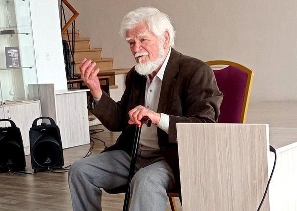 Презентация сборника стихов «Попутные строки»