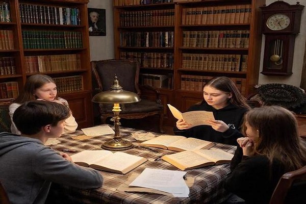 Поэтический вечер «Я говорю с тобой из Ленинграда»