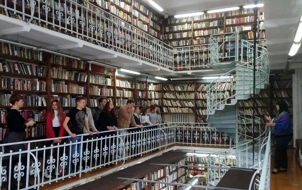 Экскурсия по Таганрогской библиотеке имени А. П. Чехова