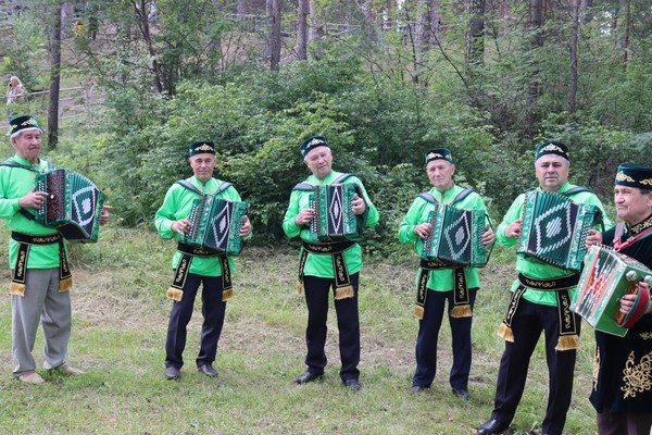 Юбилейный вечер, 90-летие солиста народного фольклорного ансамбля <Татарские гармоники>
