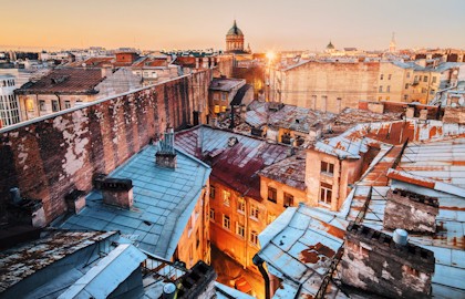 Питер с высоты, парадные и жилая коммуналка Довлатова