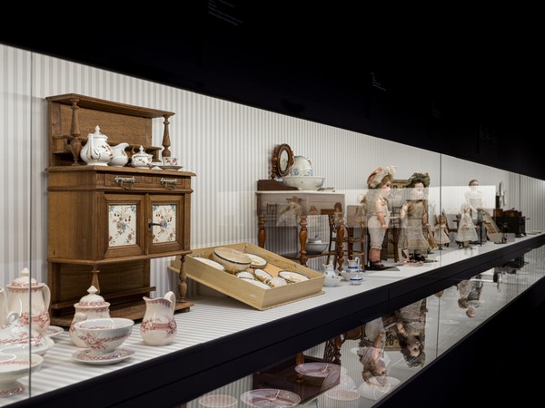 Лекция «Мир в миниатюре: что может рассказать кукольный дом о вкусе эпохи?»